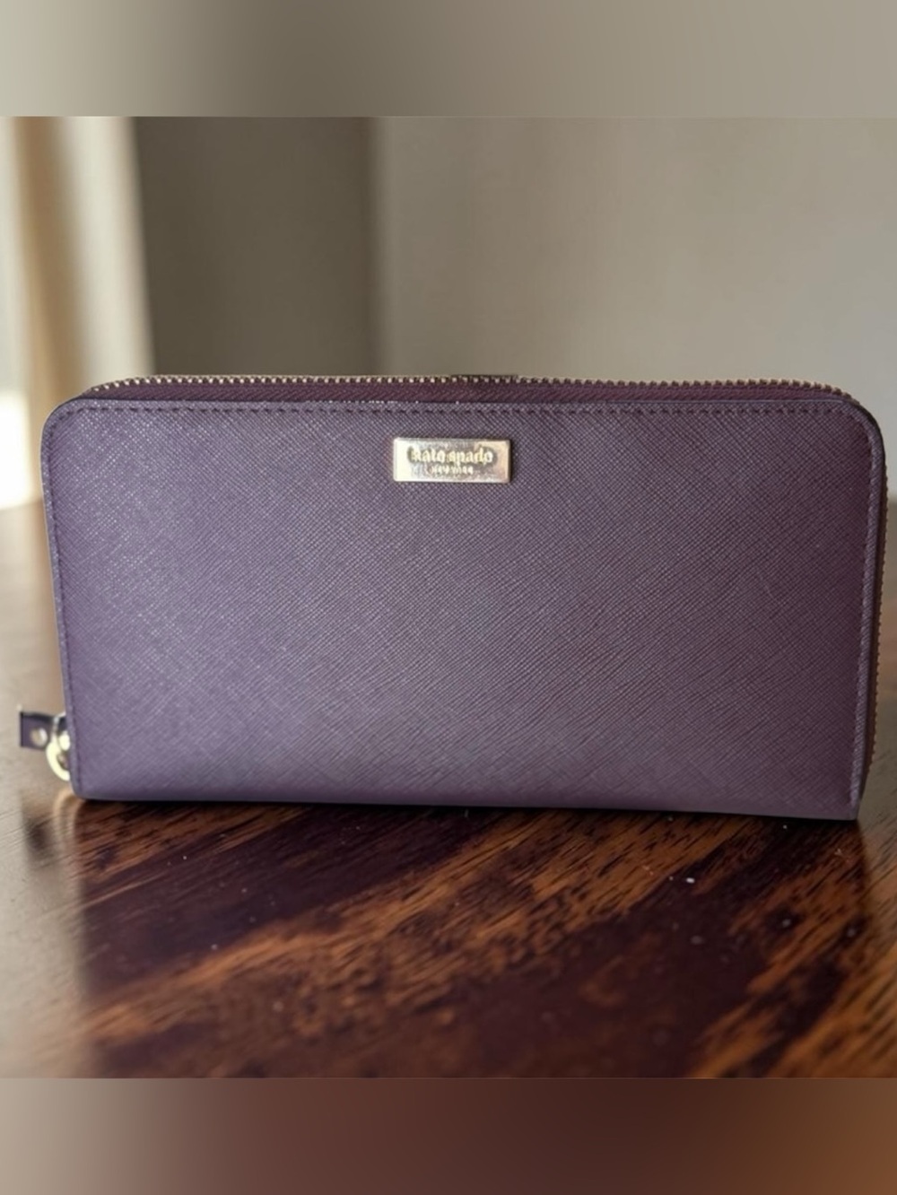 Kate Spade NWOT Zippy Saffiano Leather Wallet